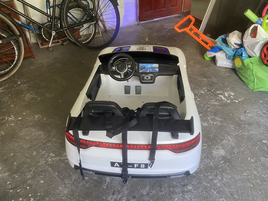 Masinuta electrica de politie 4x4