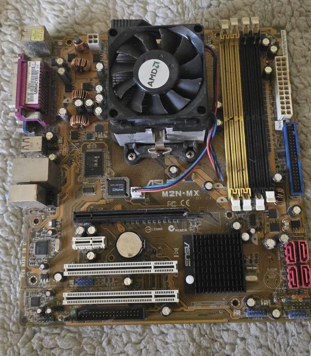 Placa de baza ASUS M2N-MX AM2  4x DDR2 Agp 8x Sata Amd Sempron 3200+