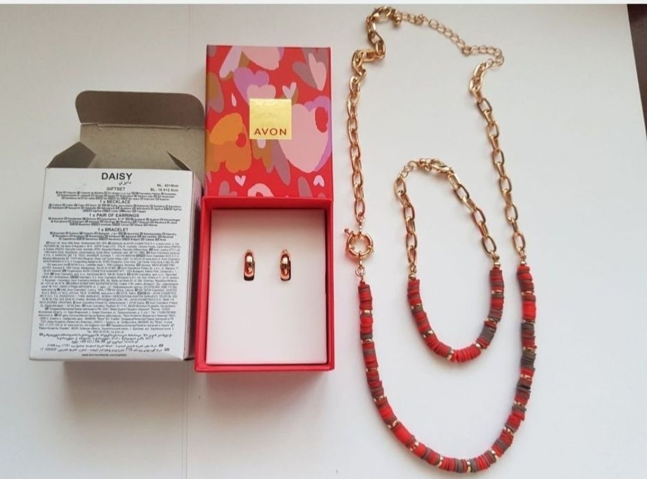 Set bijuterii Avon, colier, brățară și cercei