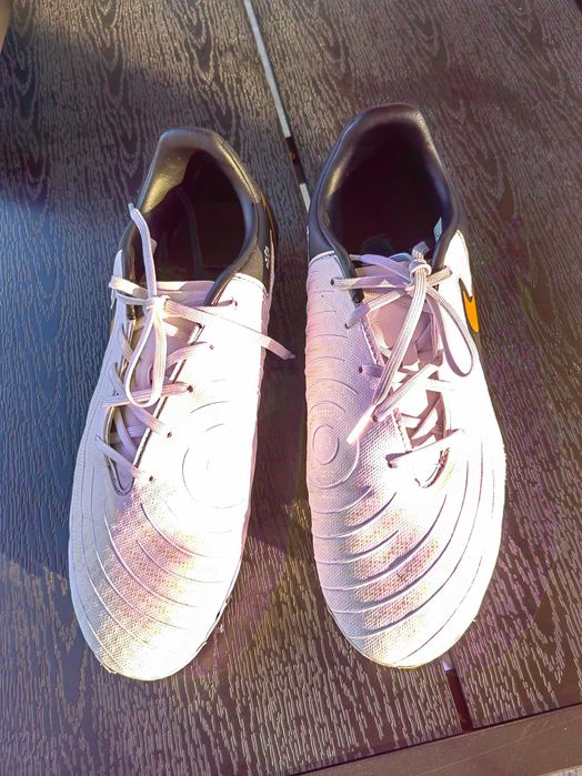 Футболни бутонки Nike