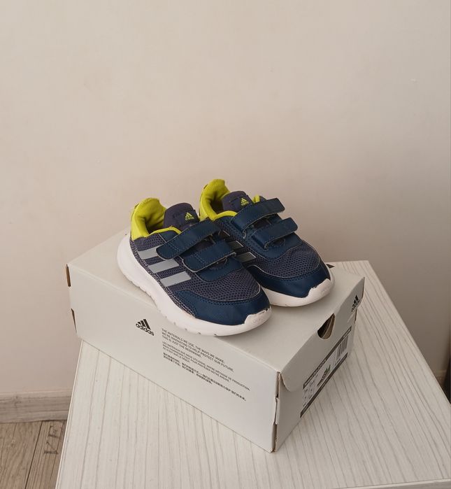 Маратонки adidas 26 1/2 номер