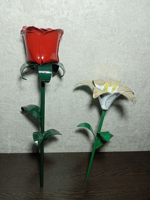 Продам кованые цветы из металла