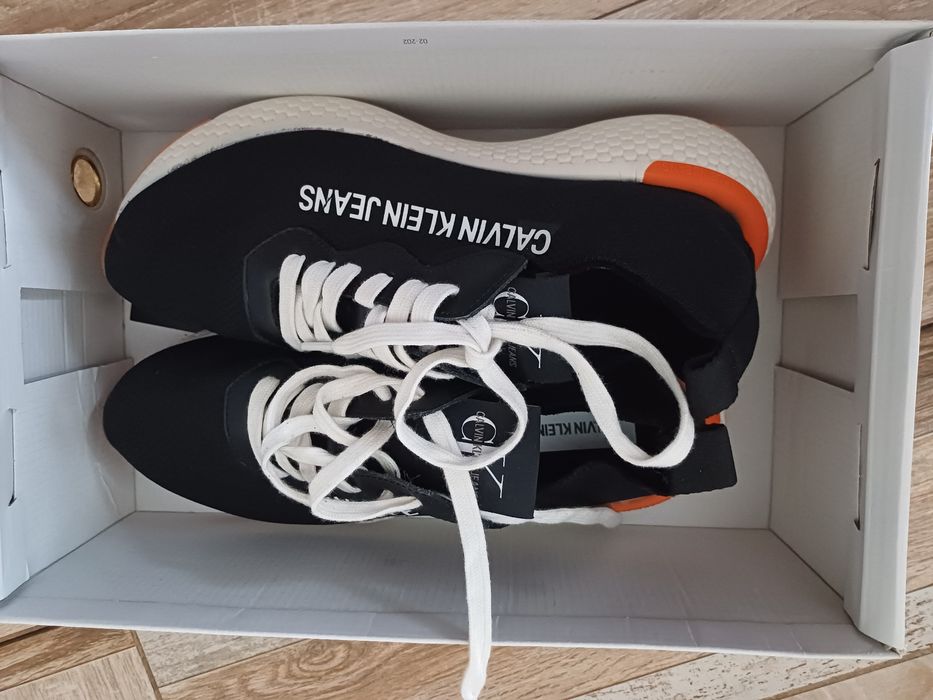 Adidași vara Calvin Klein Noi