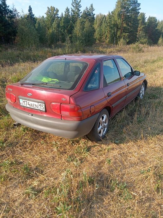 Продам форд эскорт