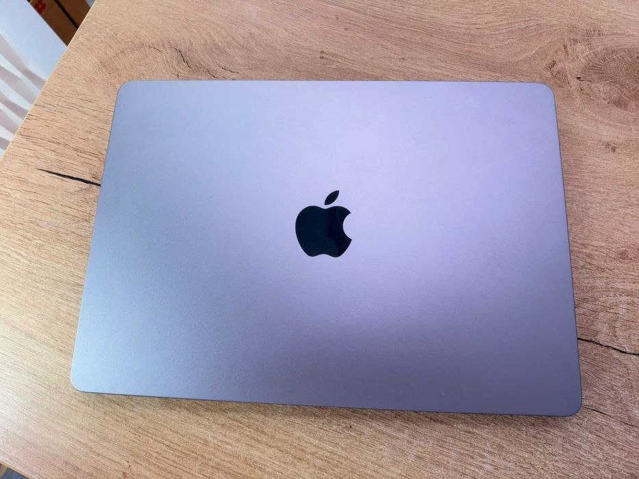 MacBook Air 13 M3 24GB RAM 512GB SSD 90% Baterie – Garanție 24 Luni