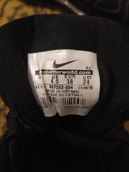 Продам кроссовки Nike 720