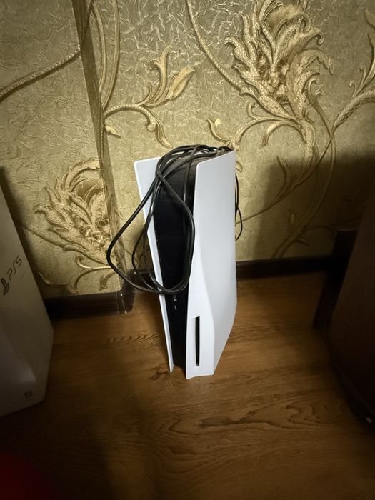 Продам playStation 5 в хорошем состоянии
