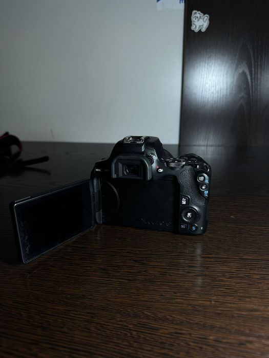 Canon EOS 250D в