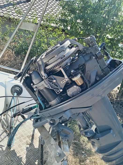 Vând motor barcă 25 cp preț 650E