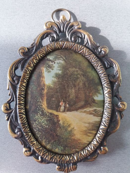 Картины разные,статуэтки,листайте фото