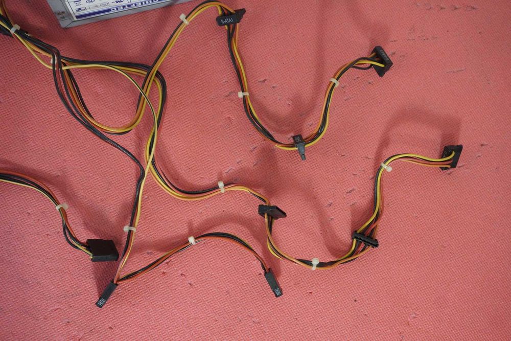 Захранване PSU 400W Chieftec - PCIe 6pin + CPU 8pin/ Вкл.ДДС