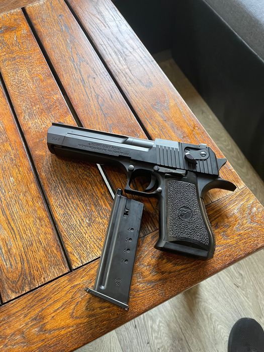 Еирсофт пистолет dessert deagle