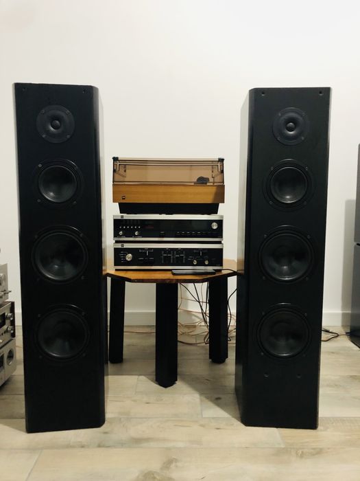 Boxe de podea RCF Omega 830