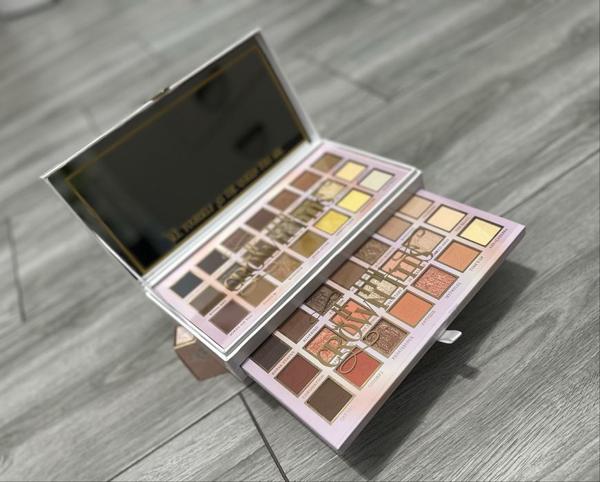 Paleta fard ochi PLouise noua