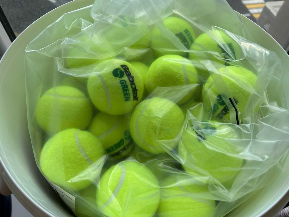 Корзина с Babolat Green 72 новыми мячами