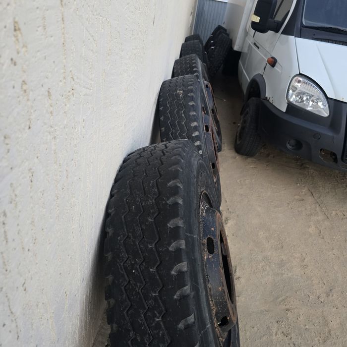 Грузовой автошины