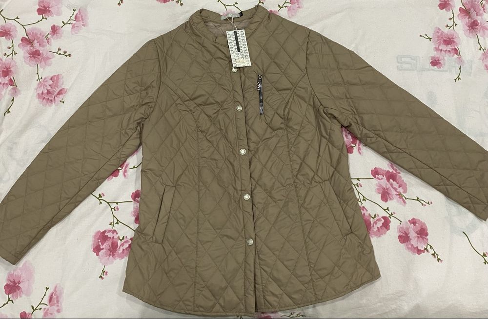 Ветровка для повседневного ношение.