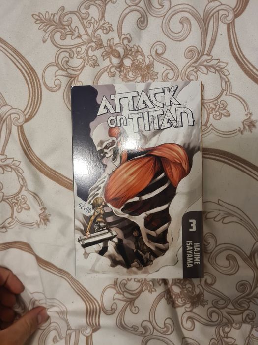 Attack on Titan volumele 1-3
