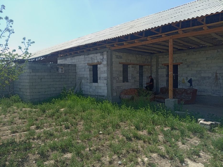 Ховли уй сотилади срочна