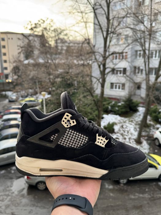 Air Jordan 4 Retro White Thunder