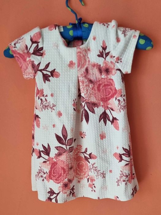 Детски маркови официални роклички