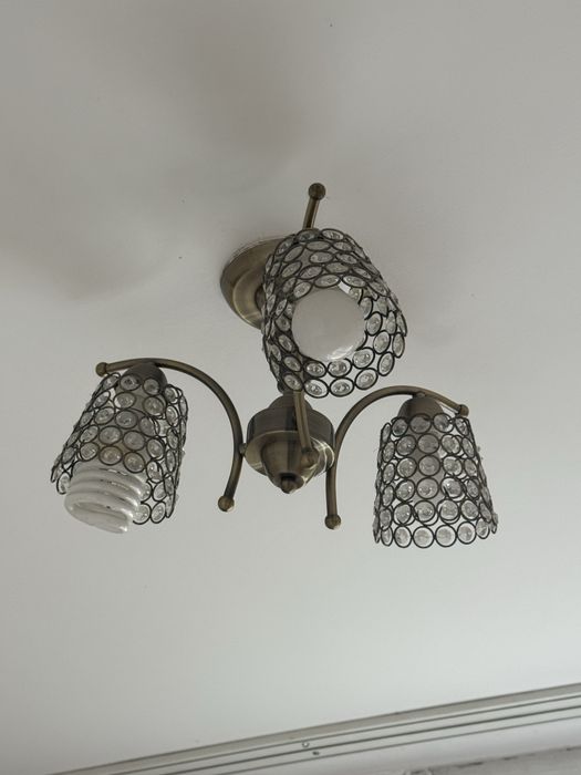 Продам люстры потолочные