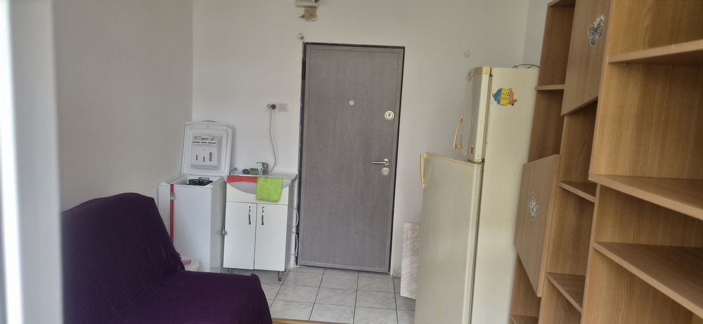 Închiriez camera camin