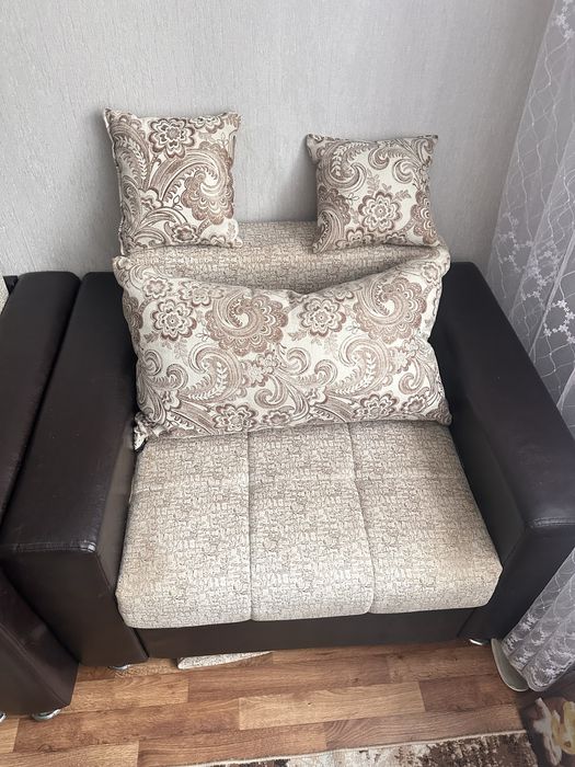 Продам диван с креслом