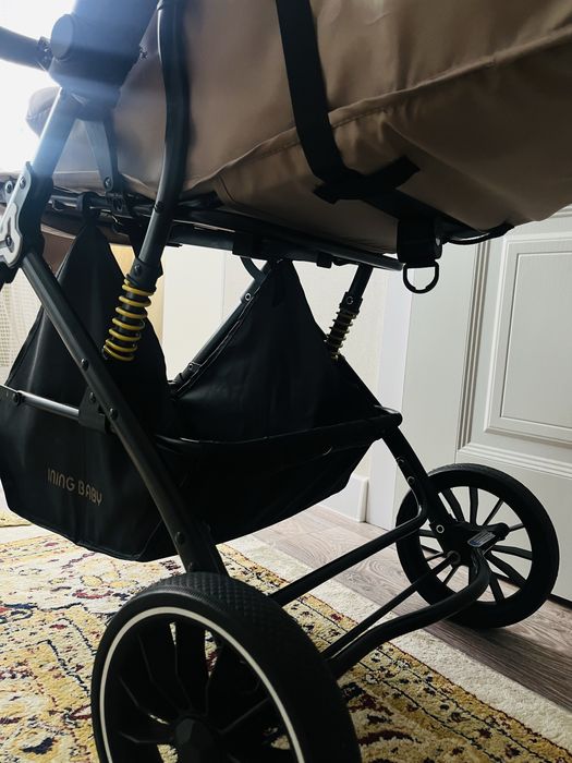 Коляска прогулочная, легкая . Есть торг