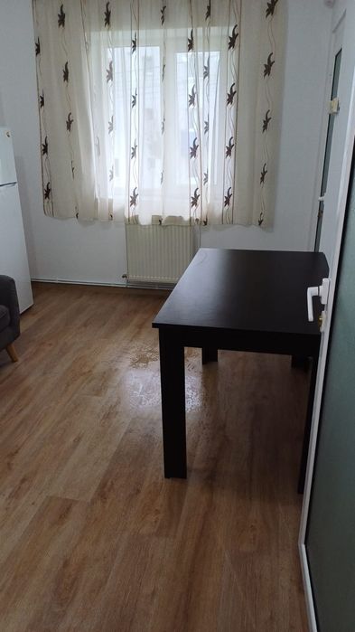 Apartament de inchiriat  ( MOMENTAN REZERVAT)