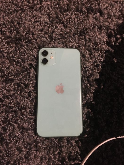 продам Iphone 11