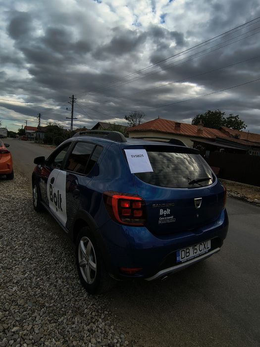 Vand flota bolt uber cu masini colantate activ pe Targoviste