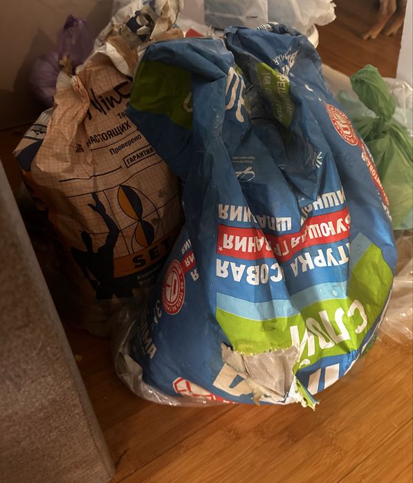 Отдам бесплатно  штукатурку и клей