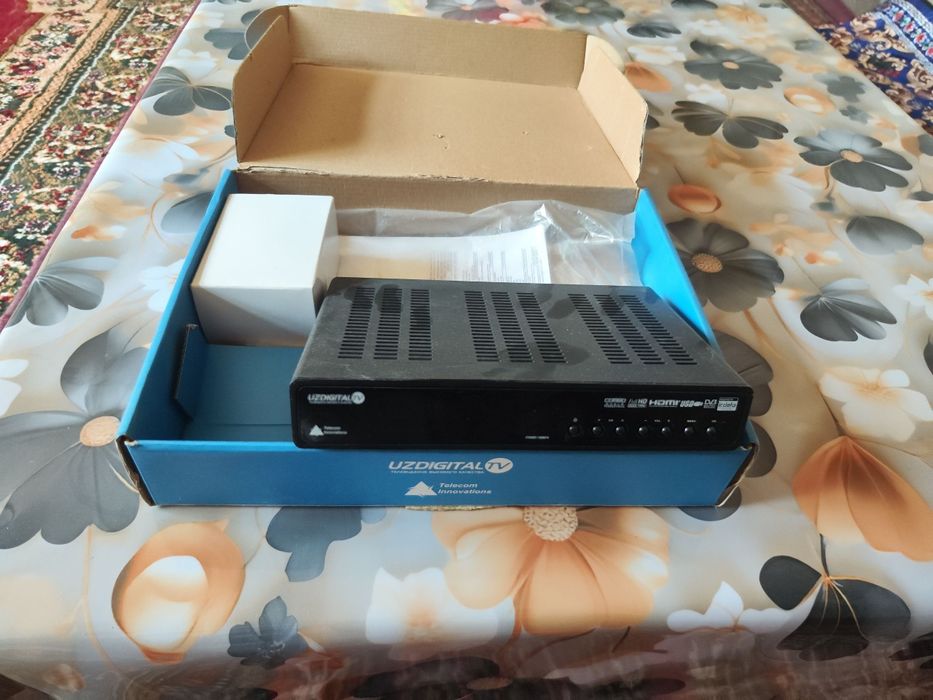 Televizor LG 21/72 diaganal Panasonic mafon va uzdigital tuner T2