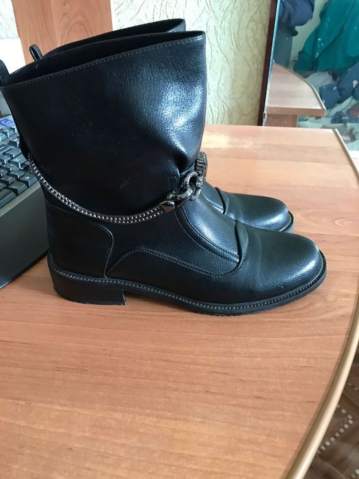 Полусапожки женские.