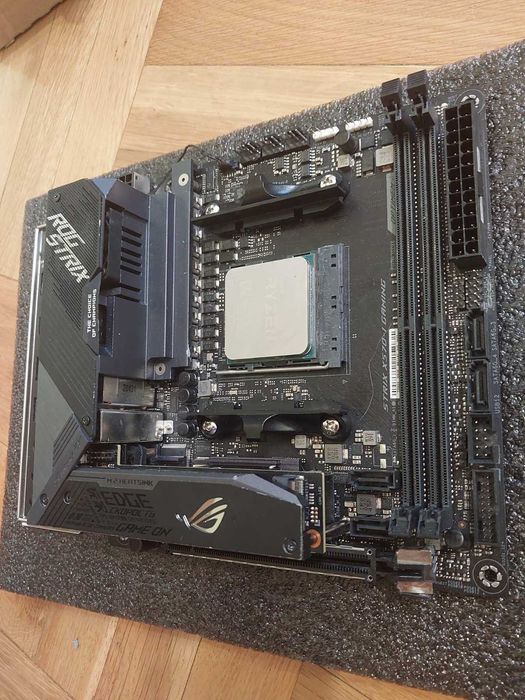 AMD Ryzen 7 5700X3D + Asus ROG StriX X570-i Gaming Wi-Fi