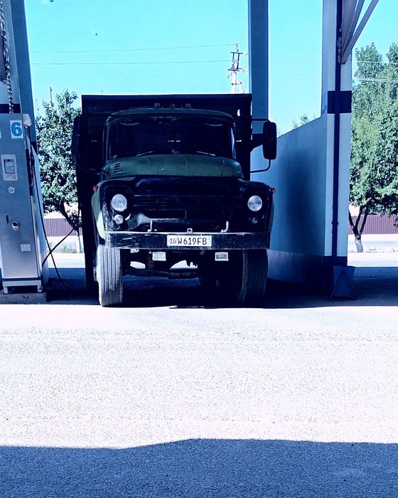 Zil sotiladi yili 1986 naxri kelishiladi