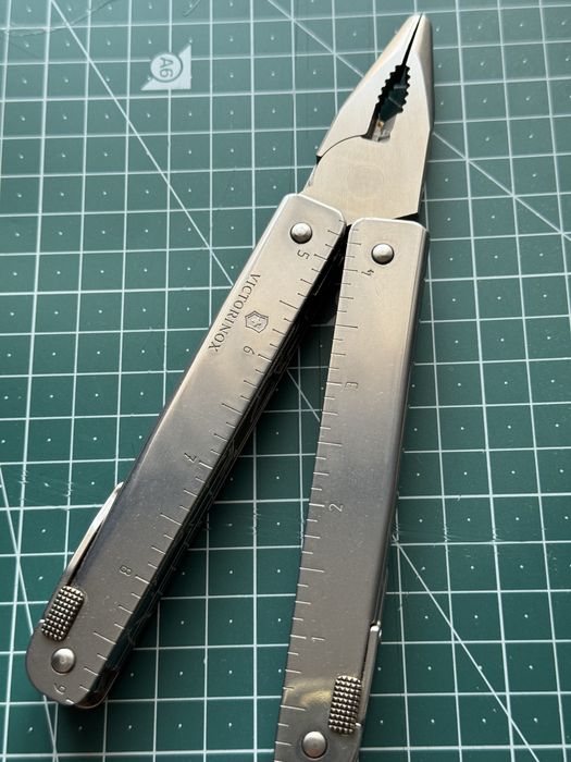 Мультитул Victorinox SwissTool