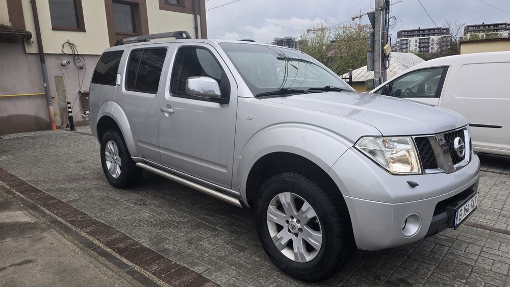 NISSAN Pathfinder 0 — imagine 2