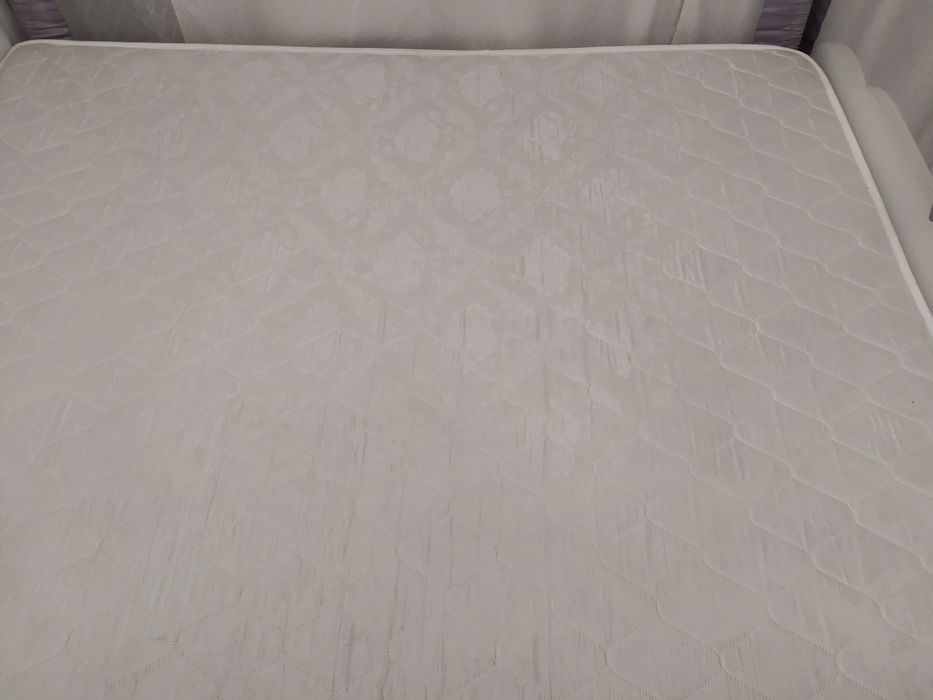 Продам кровать двухспальную