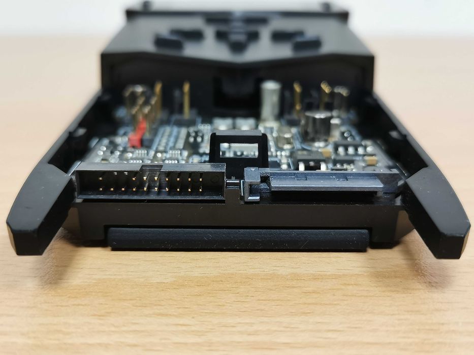 Asus OC Panel и стойка за монтаж