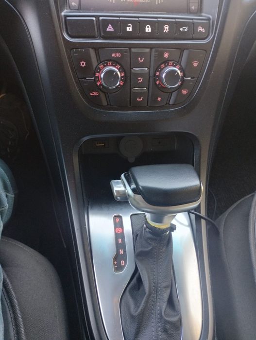 Opel Astra j automată