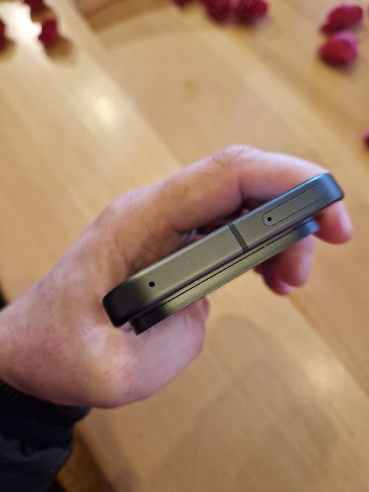 Google Pixel 10 Obsidian