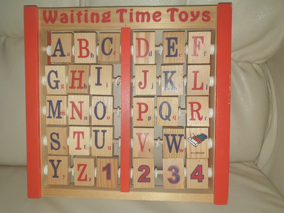 Дървена въртележка азбука на английски и числа
