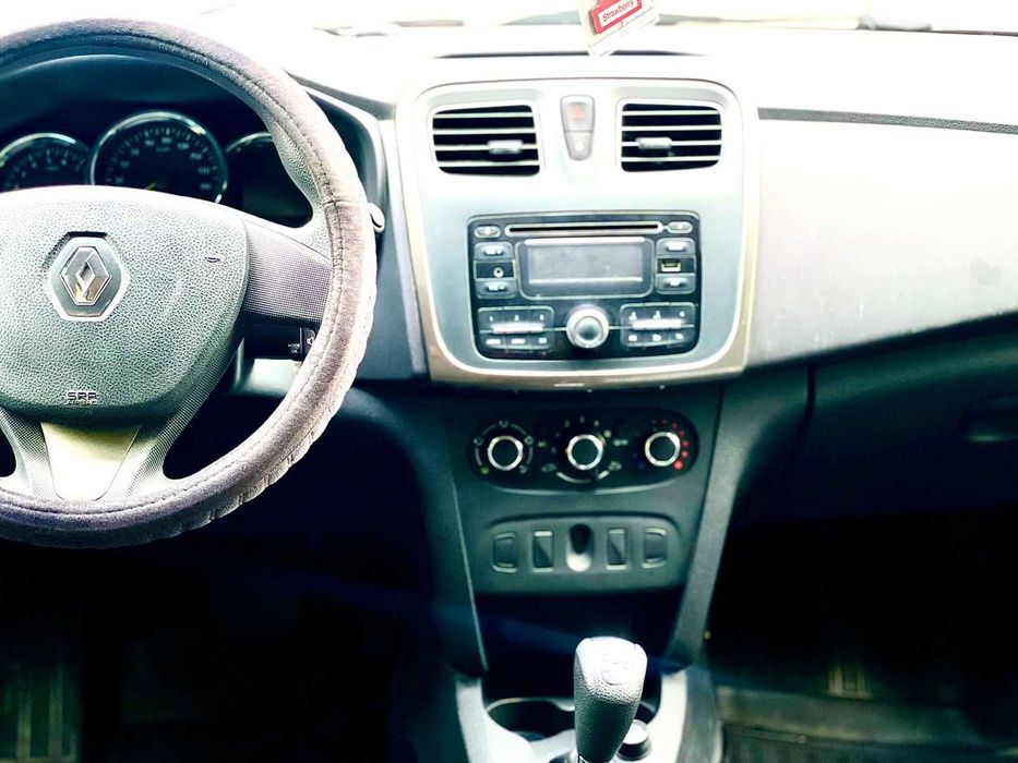 Продам машину Logan