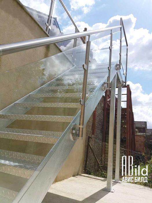 Алуминиеви и стъклени парапети на отлична цена