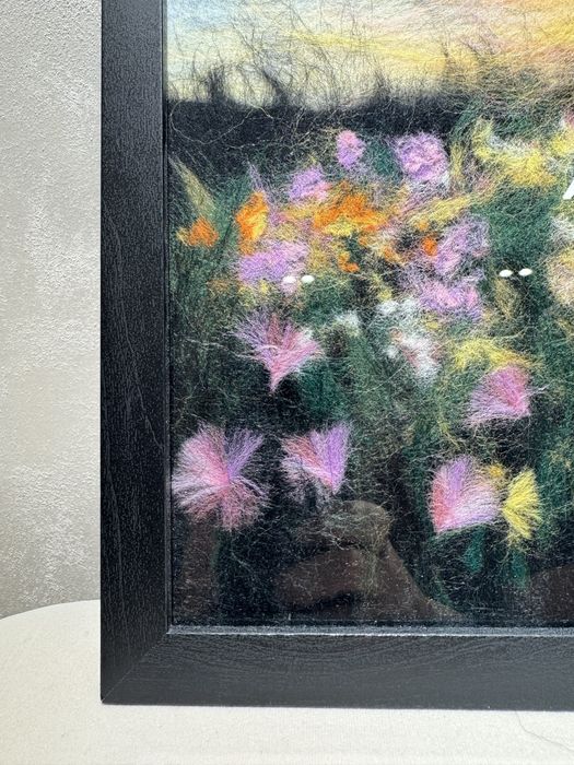 Картина “Черно конче в галоп” - вълна - 40/50см - Весела Геориева