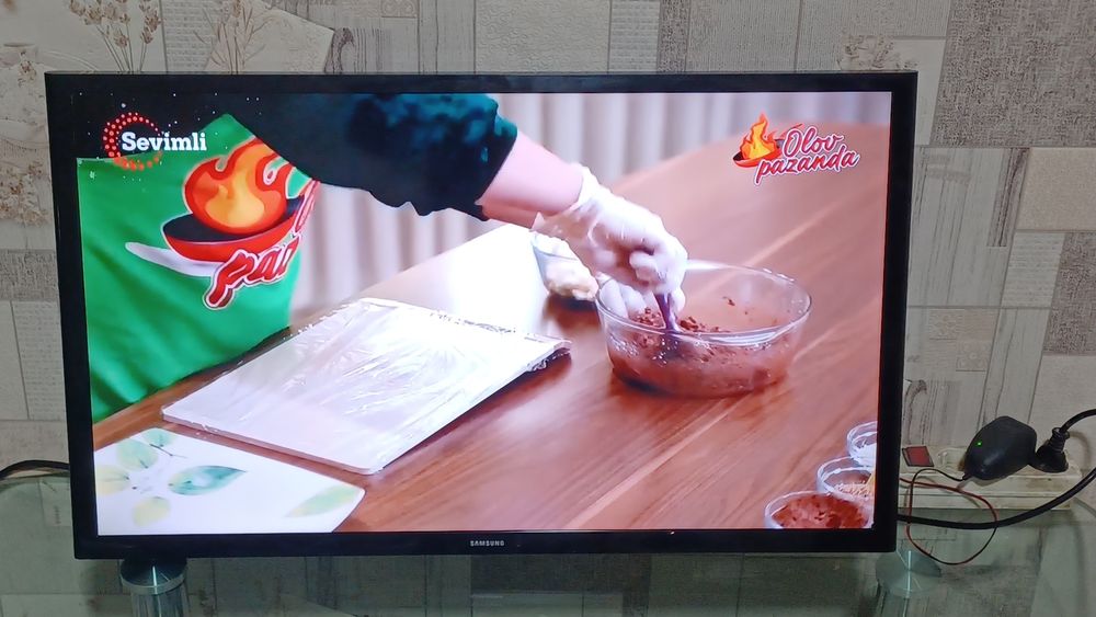 SAMSUNG СМАРТ 32Диоганал в отличном состояние