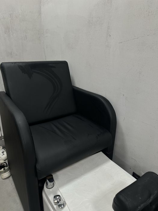 Продам педикюрное кресло с мойкой