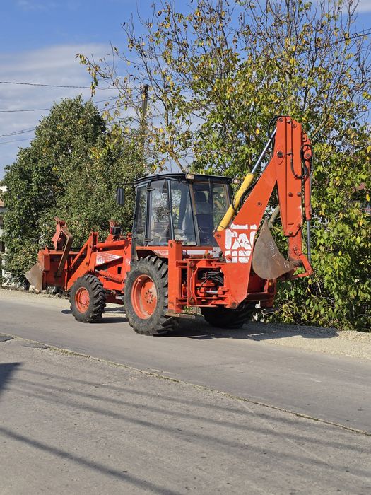 Buldo-excavator Fai  Komatsu 266D